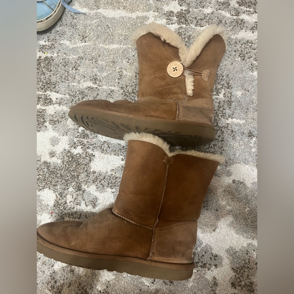 Ugg Bailey Single Button Tan Boots Possibly Size … - image 2
